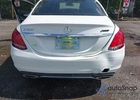 2016 Mercedes-Benz C 300 Luxury/Sport из США, поврежденный, VIN 55SWF4JB3GU103648